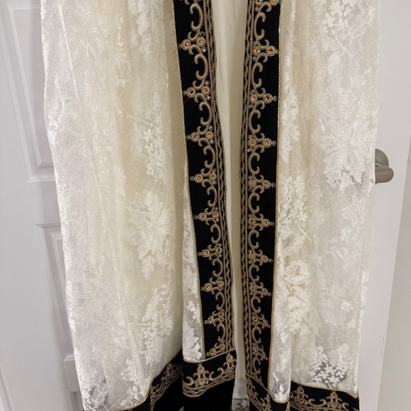 Lace Kaftan - Picture 5 of 5